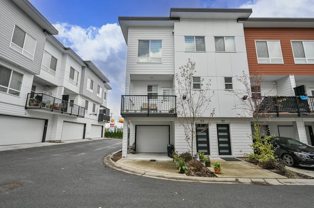 Townhouse for sale at 23 27640 Lantern Avenue Abbotsford British Columbia - MLS: R3151809