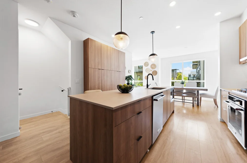23 533 E 3RD STREET, North Vancouver BC V7L 1G4, North Vancouver BC — Residential for Sale - Photo 5