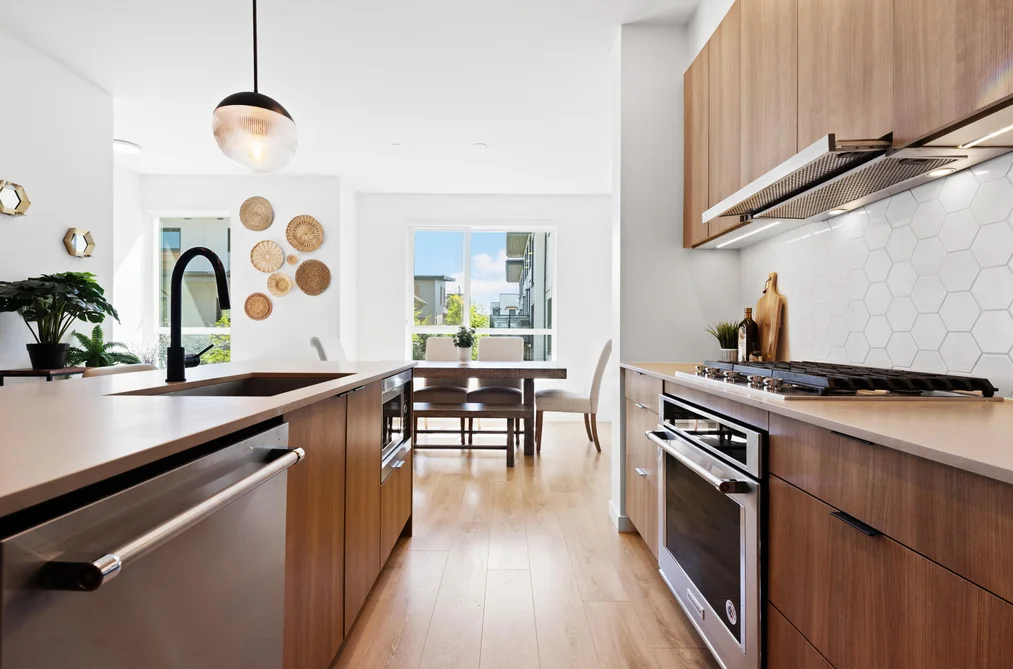 23 533 E 3RD STREET, North Vancouver BC V7L 1G4, North Vancouver BC — Residential for Sale - Photo 6