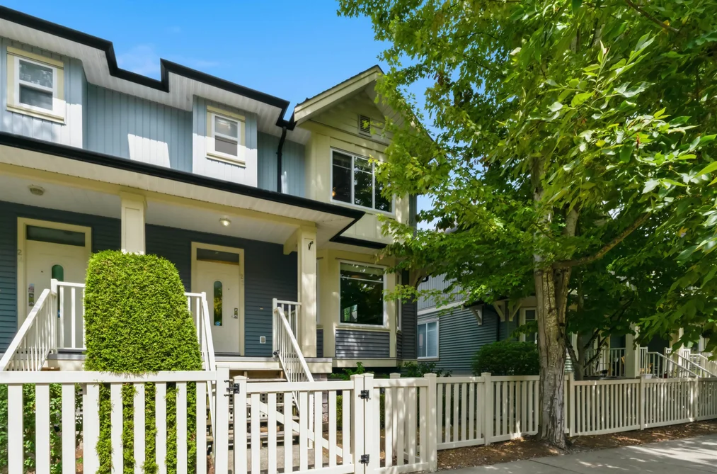 Townhouse for sale at 23 6575 192 Street Surrey British Columbia - MLS: R3155045