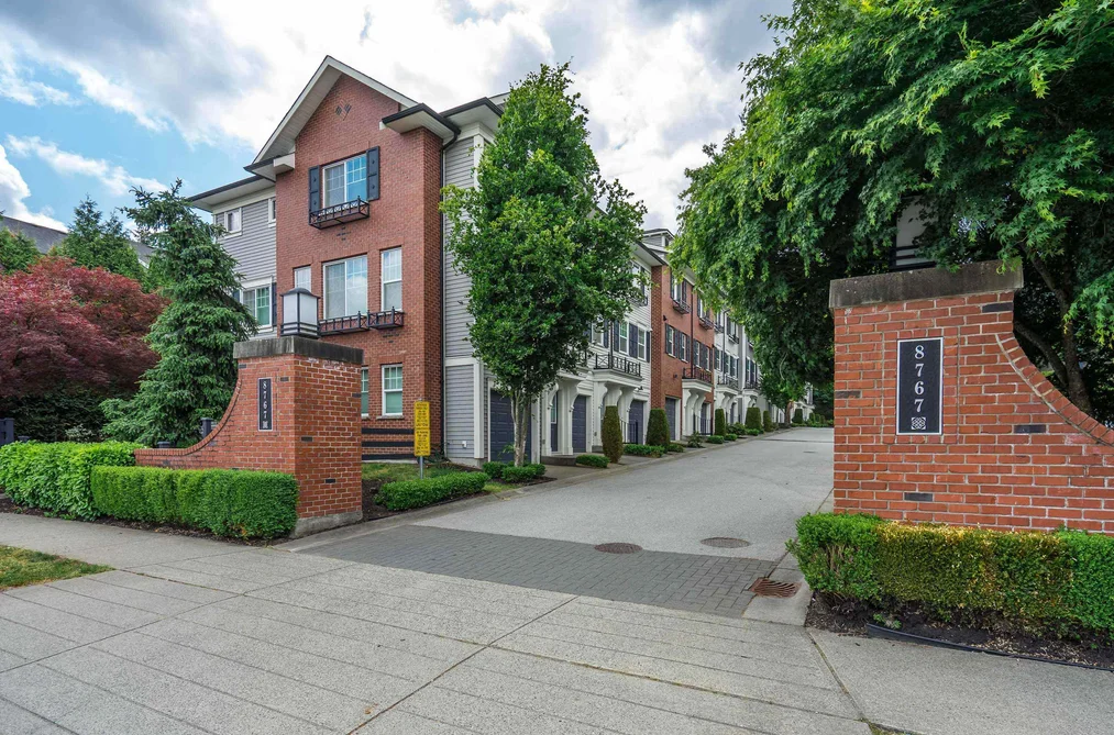 Townhouse for sale at 23 8767 162 Street Surrey British Columbia - MLS: R3163908