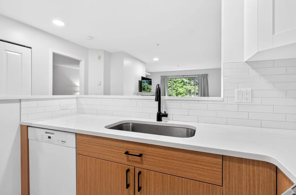230 1252 TOWN CENTRE BOULEVARD, Coquitlam, BC — Residential for Sale — Photo 8 of 37
