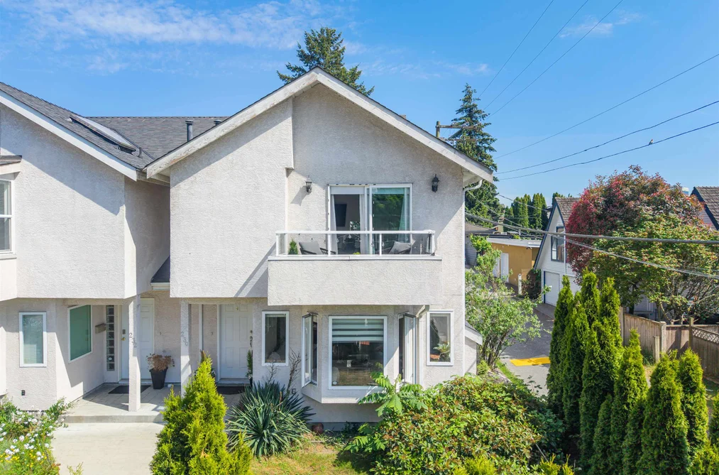 Half Duplex for sale at 230 St. Patricks Avenue North Vancouver British Columbia - MLS: R3130683
