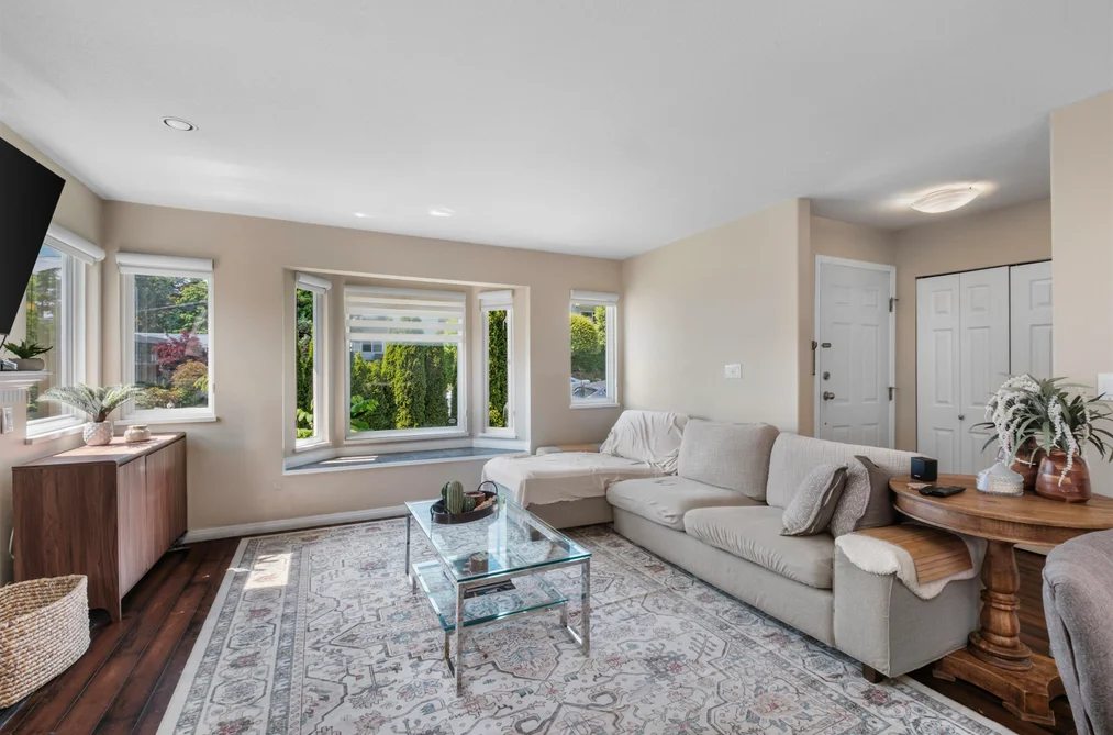 230 ST. PATRICKS AVENUE, North Vancouver BC V7L 3N4, North Vancouver BC — Residential for Sale - Photo 2