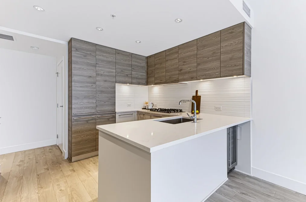 2301-7388 Kingsway, Burnaby, BC - Condo for Sale - Photo 11 of 35