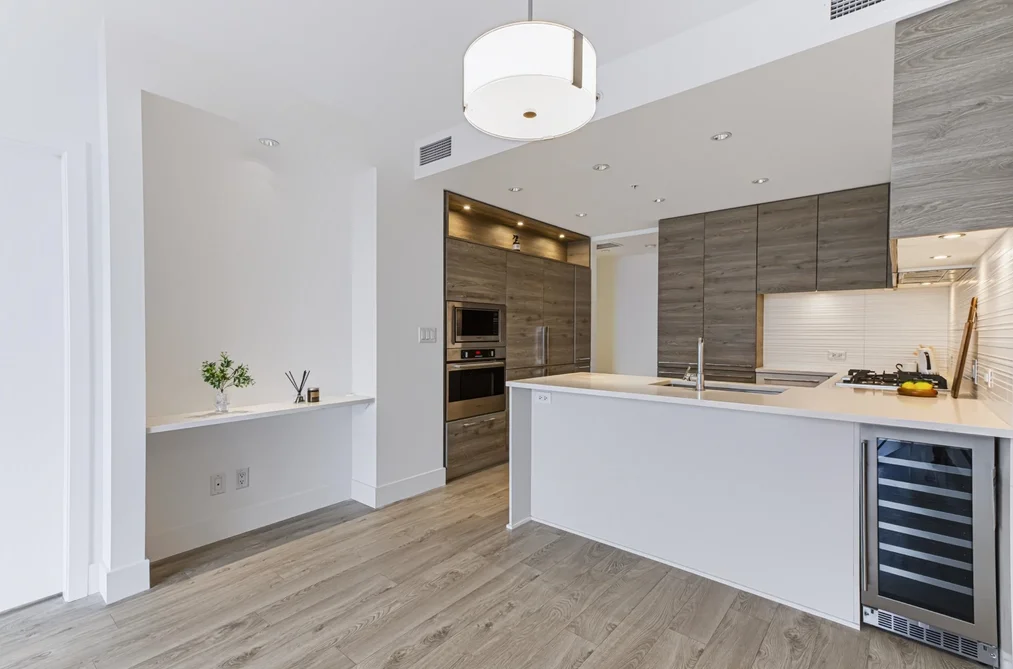 2301-7388 Kingsway, Burnaby, BC - Condo for Sale - Photo 5 of 35