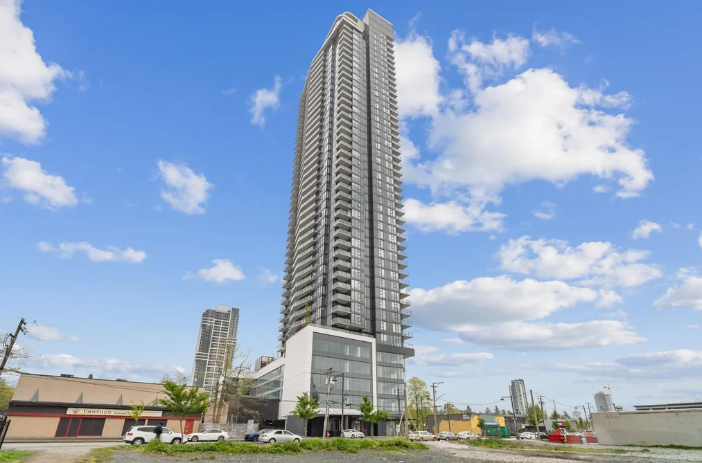 Condo for sale at 2302 10750 135a Street Surrey British Columbia - MLS: R3108109
