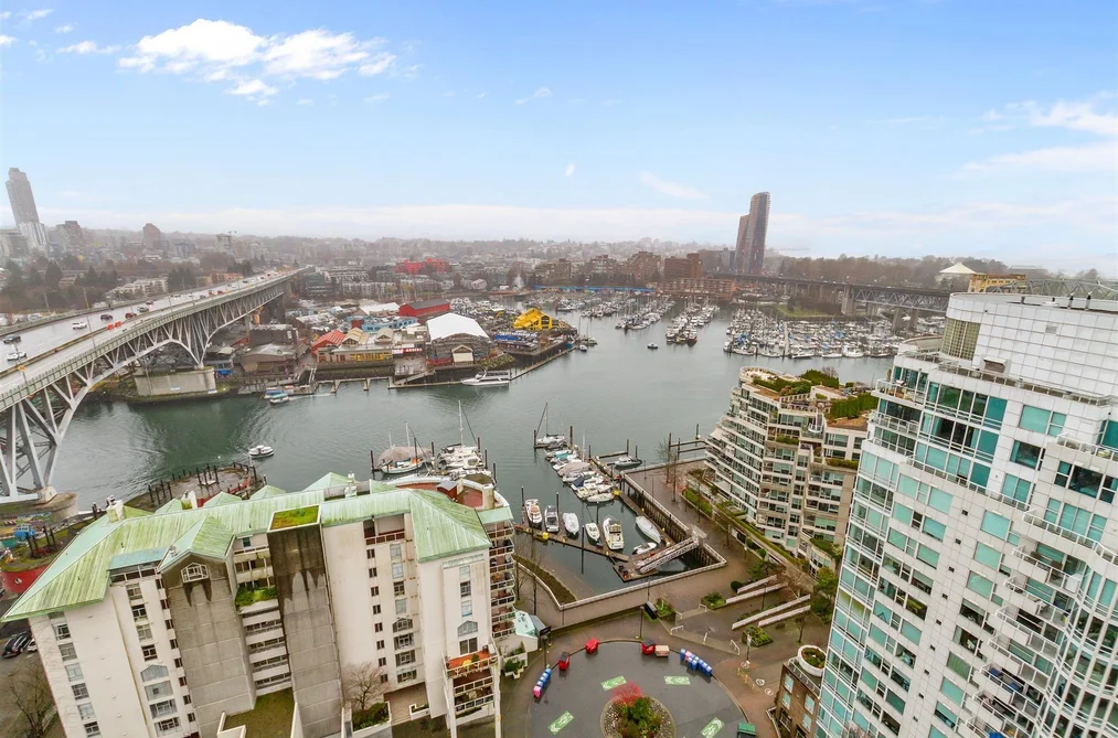 Condo for sale at 2302 1500 Howe Street Vancouver British Columbia - MLS: R3096320