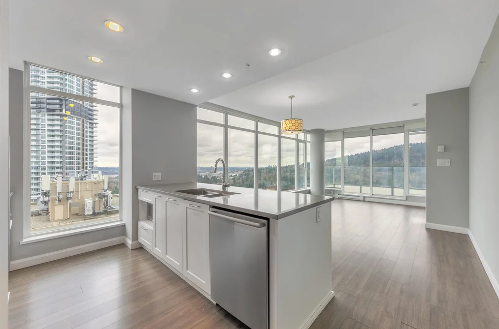2302 520 COMO LAKE AVENUE, Coquitlam BC V3J 0E8, Coquitlam BC — Residential for Sale - Photo 2