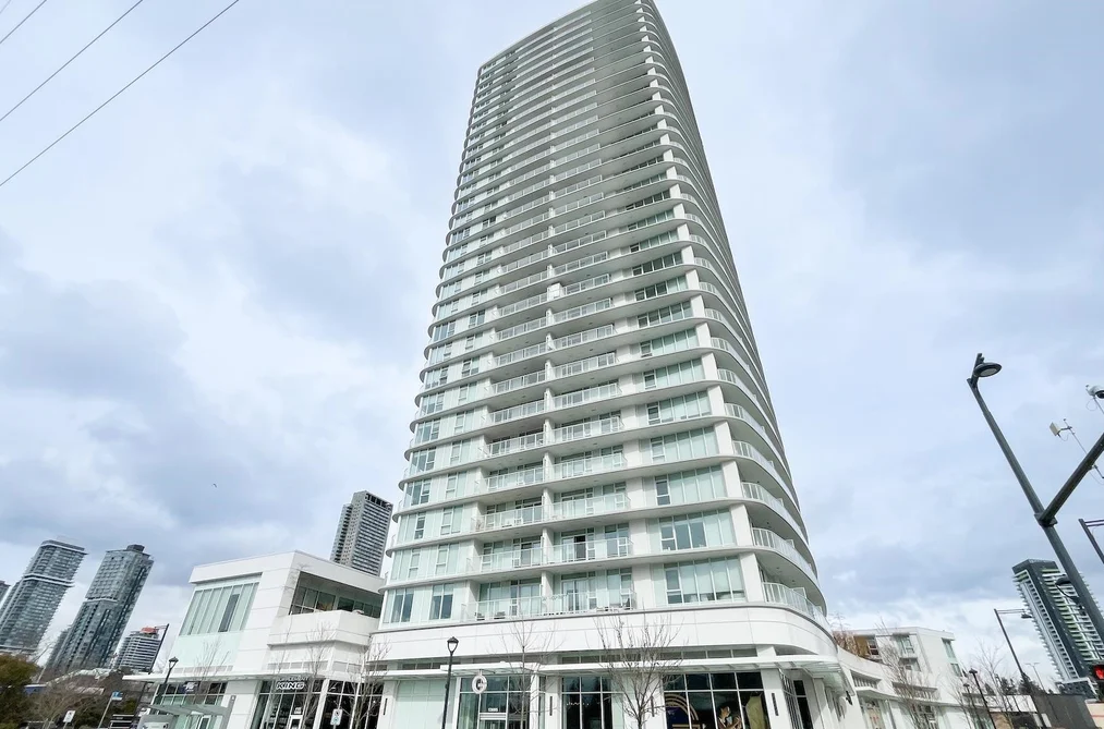 Condo for sale at 2305 13685 102 Avenue Surrey British Columbia - MLS: R3098695