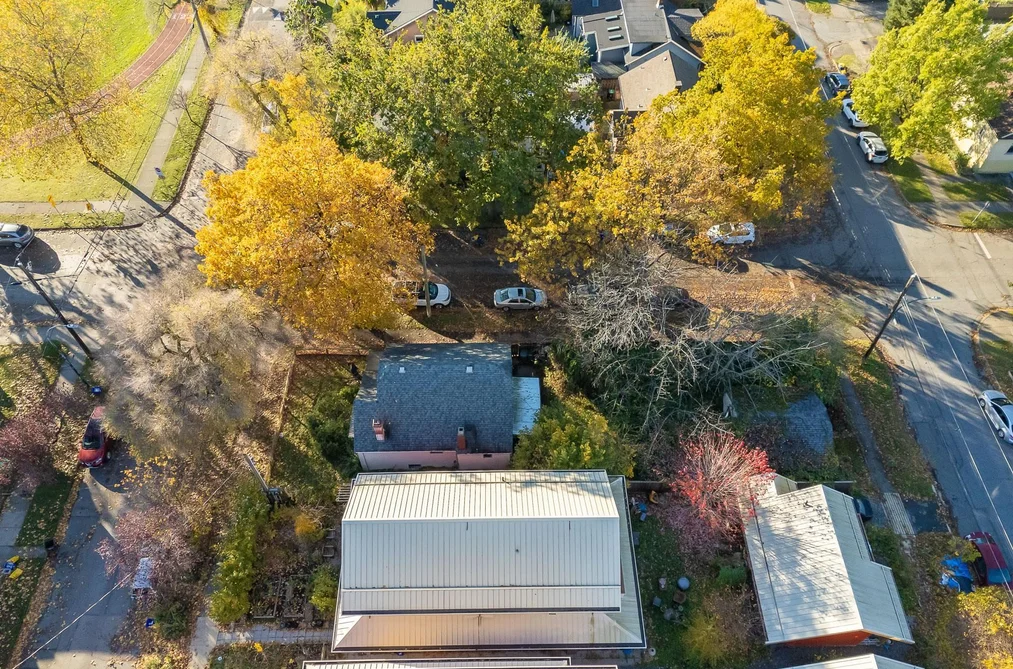 2305 TURNER STREET, Vancouver BC V5L 2A6, Vancouver BC — Residential for Sale - Photo 2
