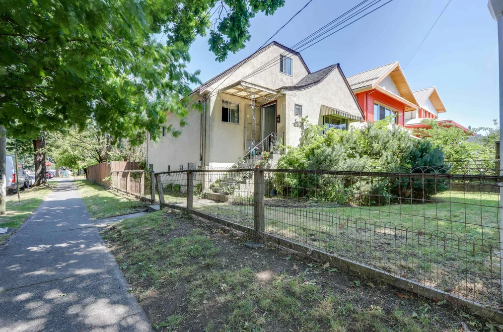 2305 TURNER STREET, Vancouver BC V5L 2A6, Vancouver BC — Residential for Sale - Photo 3
