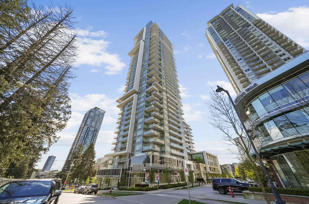 Condo for sale at 2308 13350 Central Surrey British Columbia - MLS: R3113500