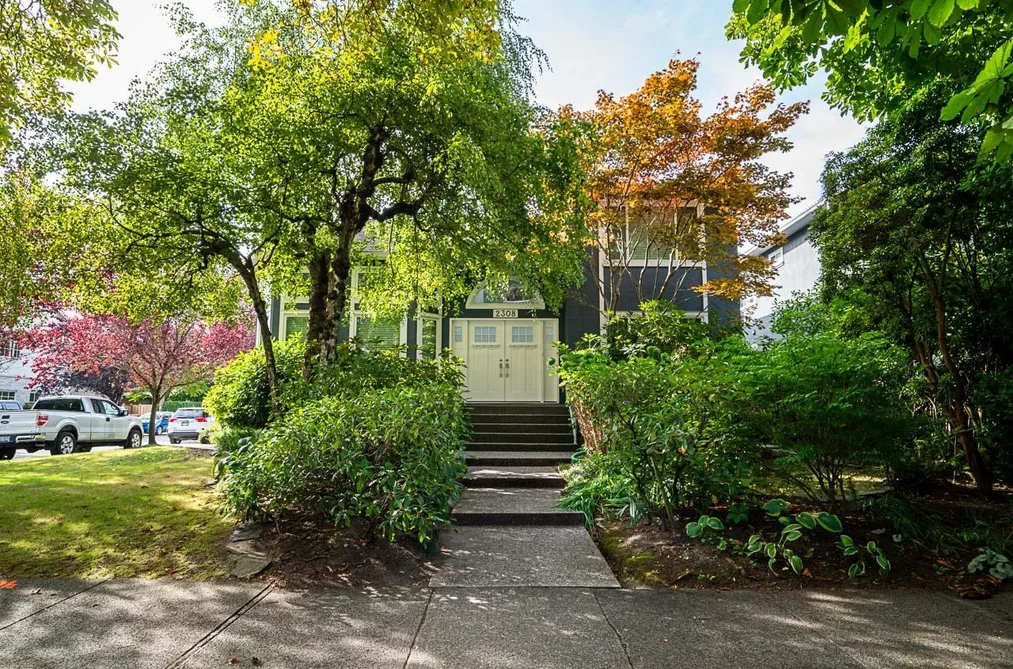 House for sale at 2308 W 14th Avenue Vancouver British Columbia - MLS: R3164854