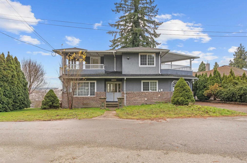 House for sale at 2312 Marine Drive New Westminster British Columbia - MLS: R3097963