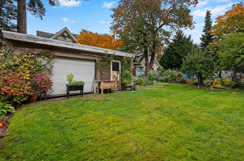2315 W 6th Avenue, Vancouver, BC - House for Sale - Photo 11 of 20 2315 W 6th Avenue, Vancouver, BC - House for Sale - Photo 11 of 20