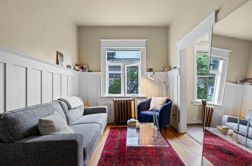 2315 W 6th Avenue, Vancouver, BC - House for Sale - Photo 4 of 20 2315 W 6th Avenue, Vancouver, BC - House for Sale - Photo 4 of 20