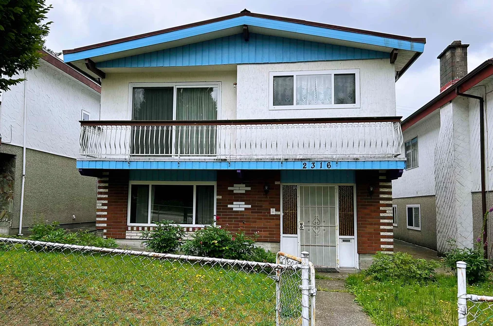 House for sale at 2316 E 1st Avenue Vancouver British Columbia - MLS: R3021767