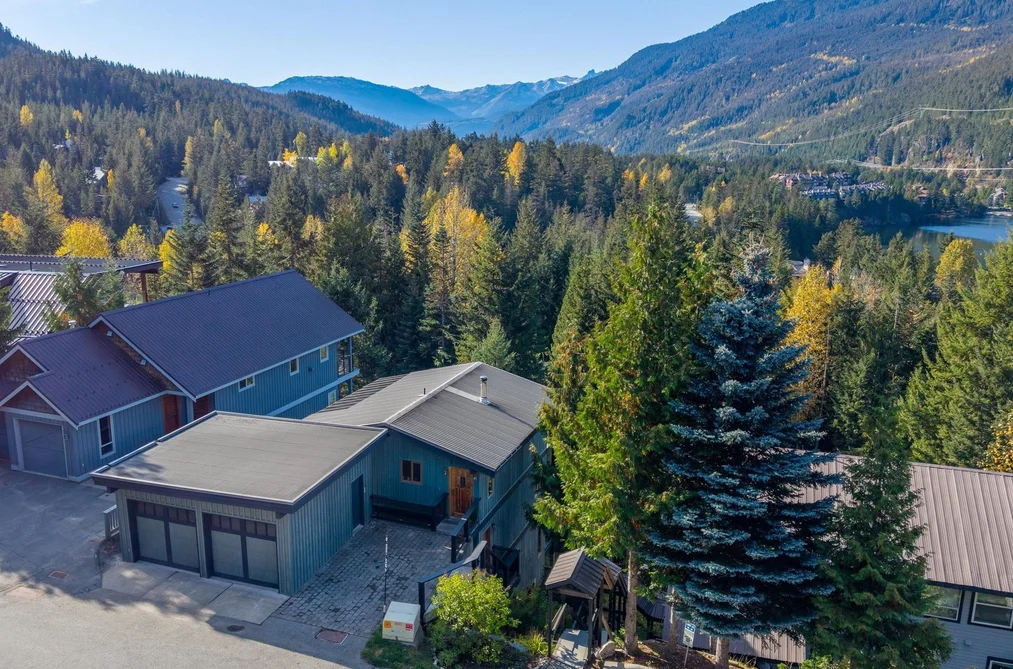 House for sale at 2318 Cayley Close Whistler British Columbia - MLS: R3124450