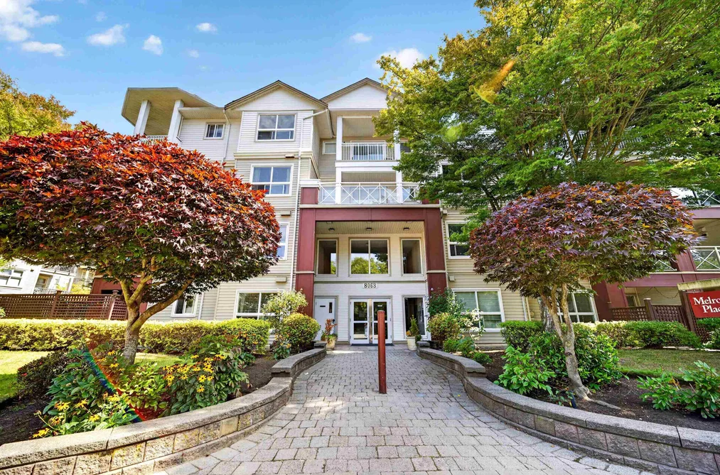 Condo for sale at 232 8068 120a Street Surrey British Columbia - MLS: R3159299