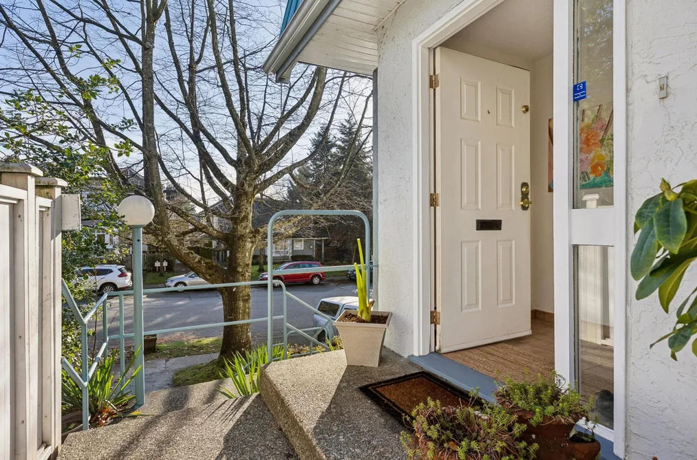 232 E 11TH STREET, North Vancouver BC V7L 2G7, North Vancouver BC — Residential for Sale - Photo 3