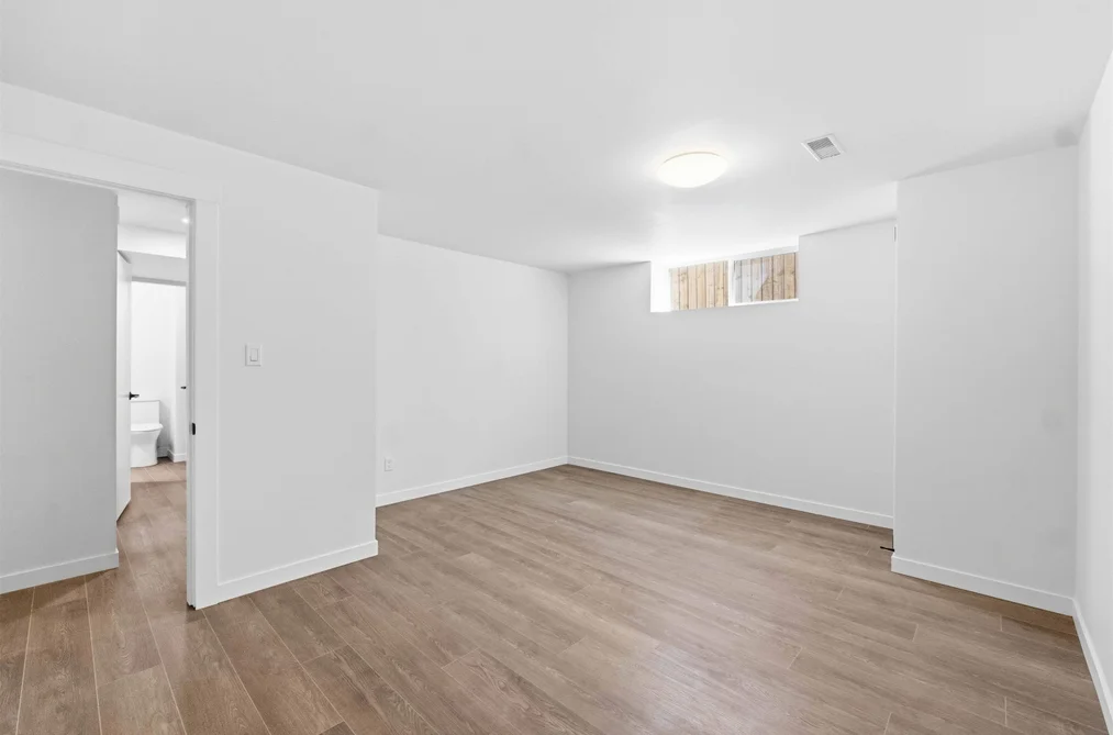 2326 BEAVER STREET, Abbotsford BC V2T 3E1, Abbotsford BC — Residential for Sale — Photo 11 of 34