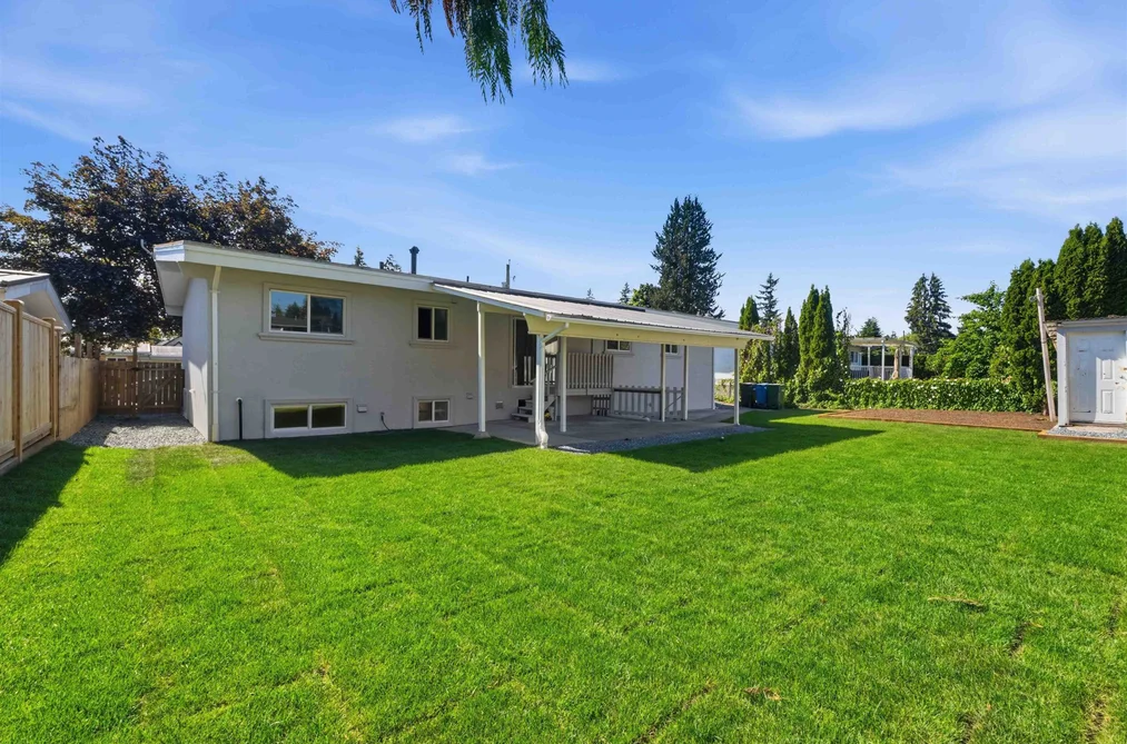 2326 BEAVER STREET, Abbotsford BC V2T 3E1, Abbotsford BC — Residential for Sale - Photo 2