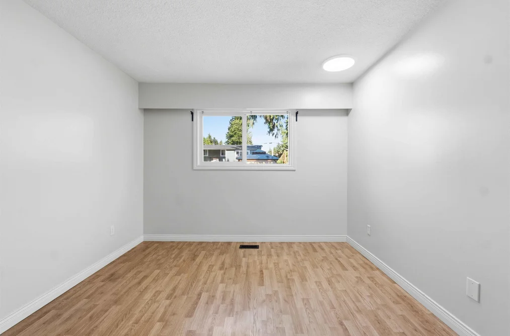 2326 BEAVER STREET, Abbotsford BC V2T 3E1, Abbotsford BC — Residential for Sale — Photo 24 of 34