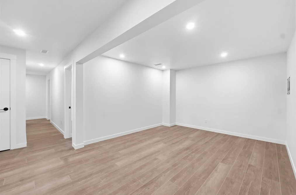 2326 BEAVER STREET, Abbotsford BC V2T 3E1, Abbotsford BC — Residential for Sale — Photo 6 of 34