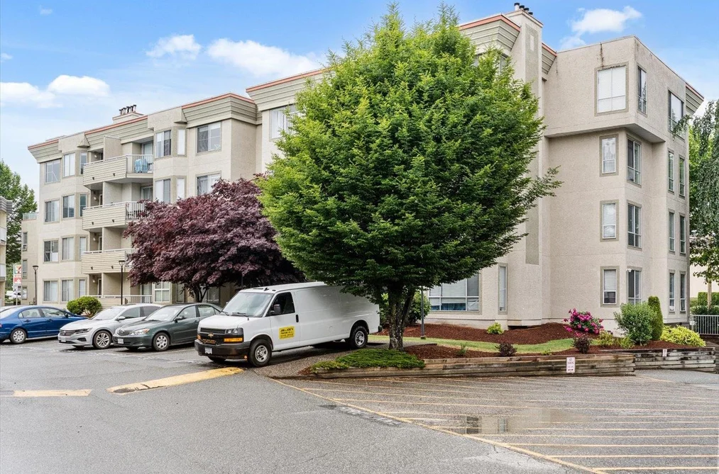 233 32830 GEORGE FERGUSON WAY, Abbotsford BC V2S 7K1, Abbotsford BC — Residential for Sale - Photo 2
