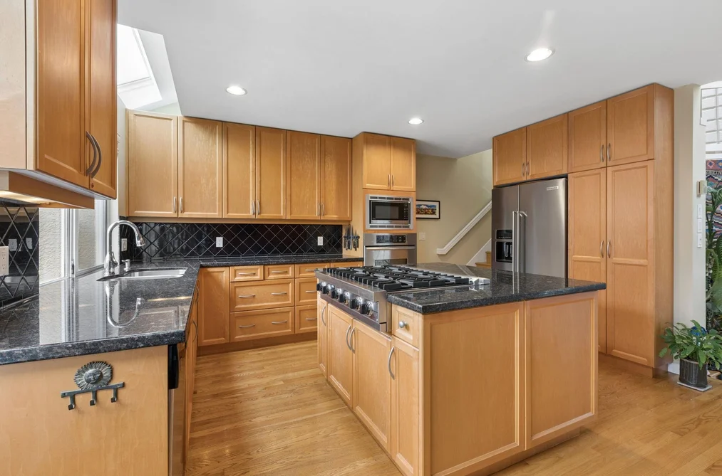 2333 BELLEVUE AVENUE, West Vancouver BC V7V 1C9, West Vancouver BC — Residential for Sale - Photo 3
