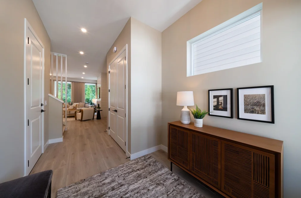 23352 SEYMOUR AVENUE, Maple Ridge BC V4R 0J7, Maple Ridge BC — Residential for Sale — Photo 4 of 6