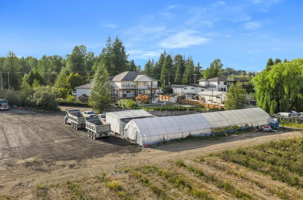 2338 Bradner Road, Abbotsford, BC - MLS: R3164303 - Photo 3 2338 Bradner Road, Abbotsford, BC - MLS: R3164303 - Photo 3