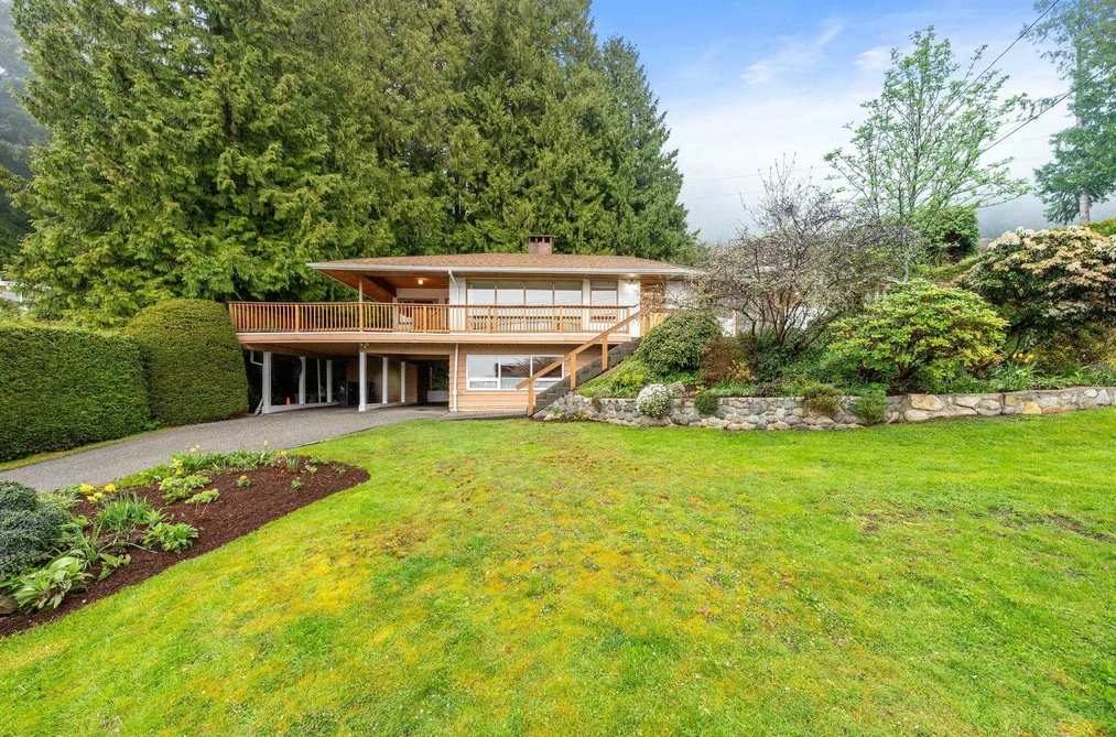 House for sale at 234 Rondoval Crescent North Vancouver British Columbia - MLS: R3126904