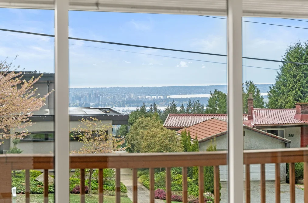 234 RONDOVAL CRESCENT, North Vancouver BC V7N 2W7, North Vancouver BC — Residential for Sale - Photo 5