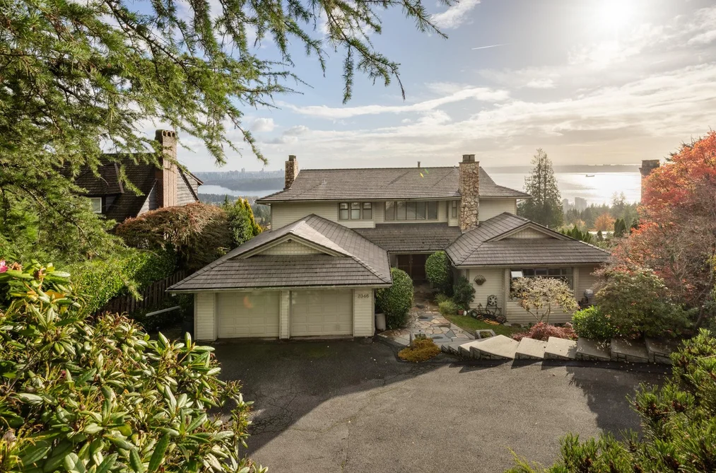 House for sale at 2346 Westhill Drive West Vancouver British Columbia - MLS: R3123102