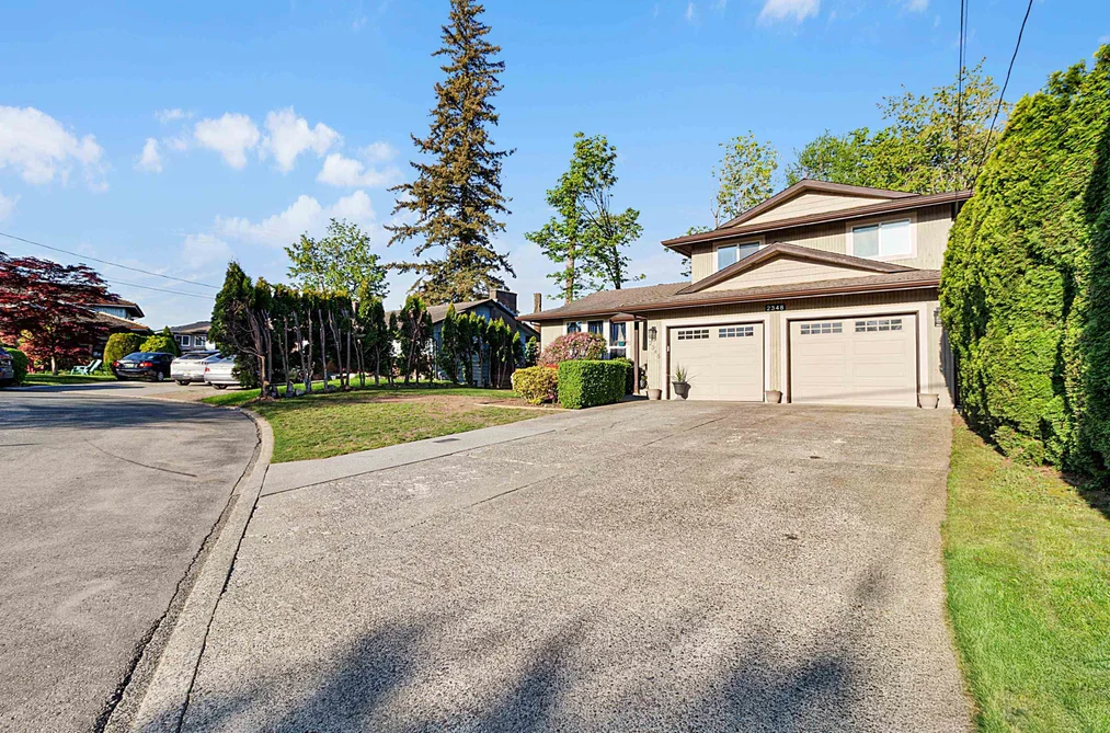2348 W RIDGEWAY STREET, Abbotsford BC V2T 3H3, Abbotsford BC — Residential for Sale - Photo 2
