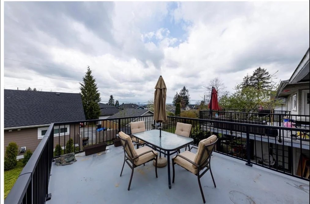 235 W 27th Street, North Vancouver, BC - House for Sale - Photo 3 of 4 235 W 27th Street, North Vancouver, BC - House for Sale - Photo 3 of 4