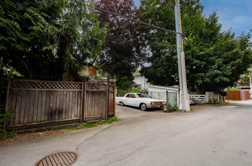 2351 HAWTHORNE AVENUE, Port Coquitlam, BC — Residential for Sale — Photo 7 of 23