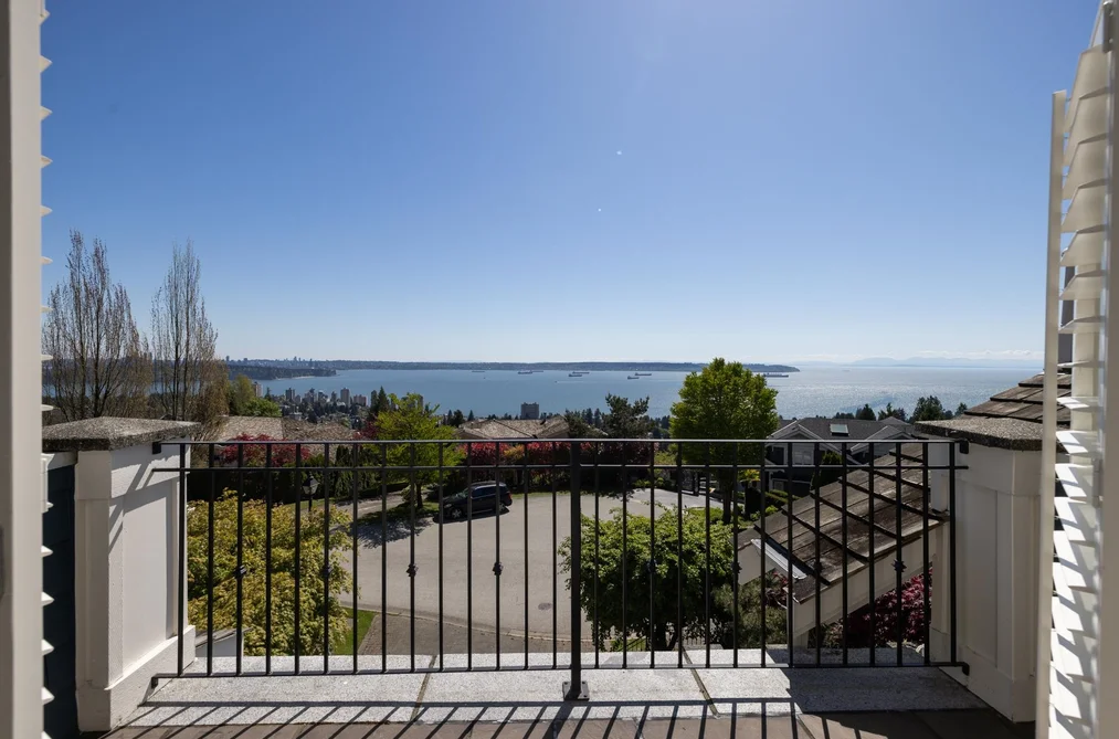 House for sale at 2353 Orchard Lane West Vancouver British Columbia - MLS: R3118985