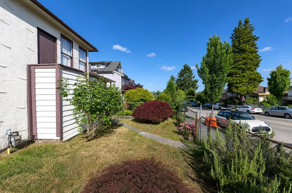 2354 E 33RD AVENUE, Vancouver BC V5R 2S3, Vancouver BC — Residential for Sale — Photo 3 of 15