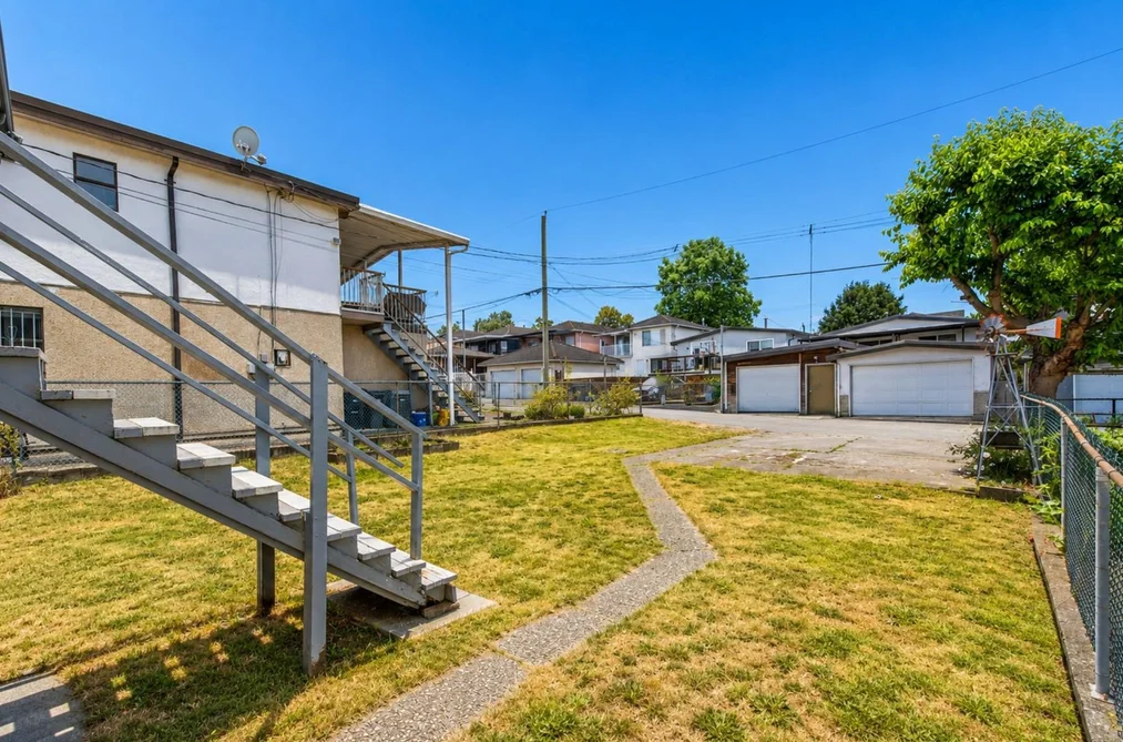 2354 E 33RD AVENUE, Vancouver BC V5R 2S3, Vancouver BC — Residential for Sale — Photo 4 of 15