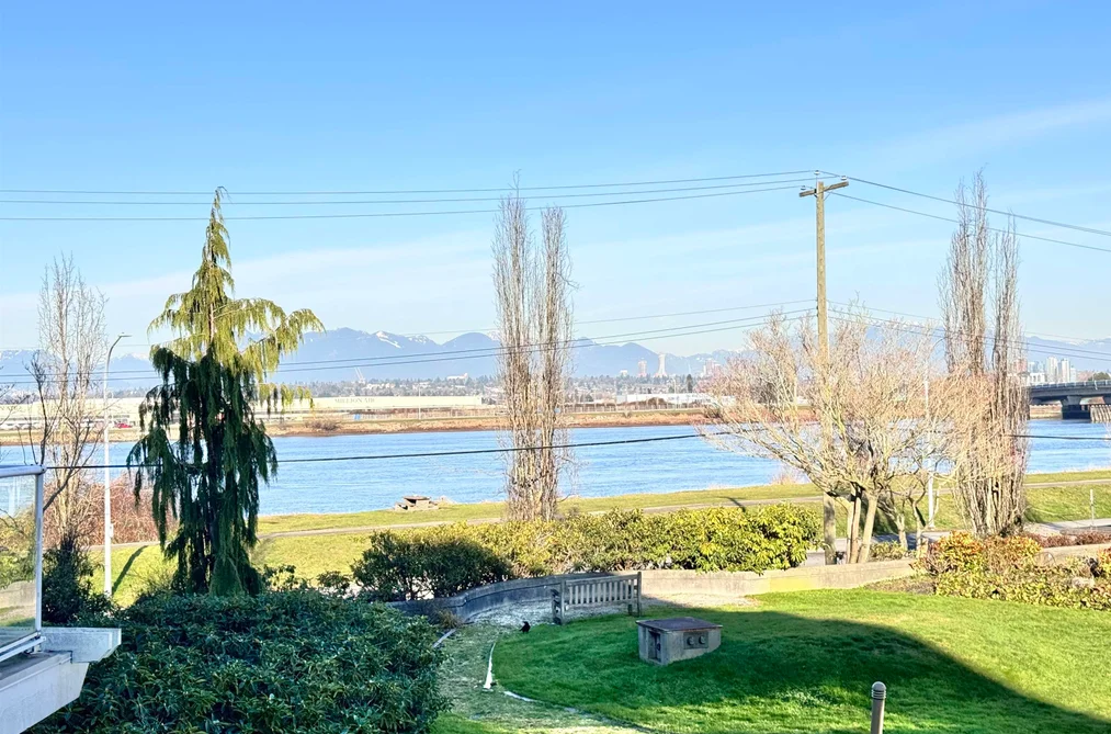 Condo for sale at 236 5880 Dover Crescent Richmond British Columbia - MLS: R3080285