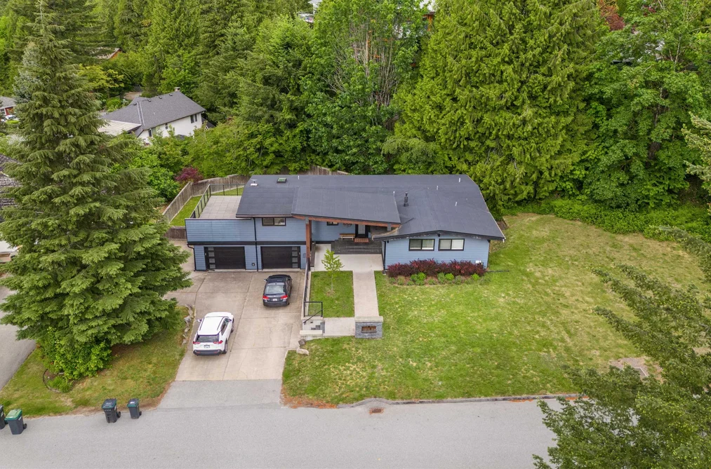 2361 FRIEDEL CRESCENT, Squamish BC V8B 0P4, Squamish BC — Residential for Sale - Photo 2