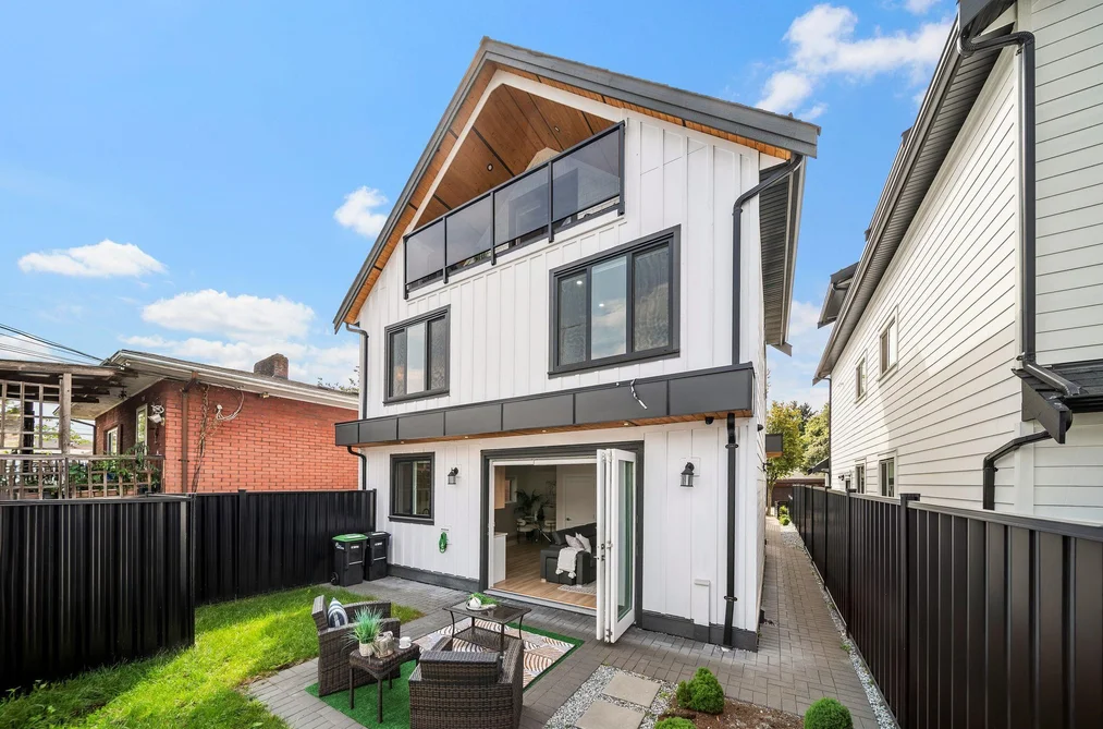 Half Duplex for sale at 2369 Adanac Street Vancouver British Columbia - MLS: R3158823