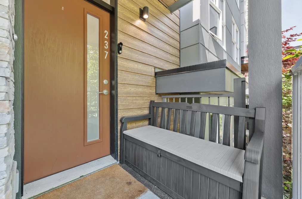 237 2060 CURLING ROAD, North Vancouver BC V7P 0E1, North Vancouver BC — Residential for Sale - Photo 2