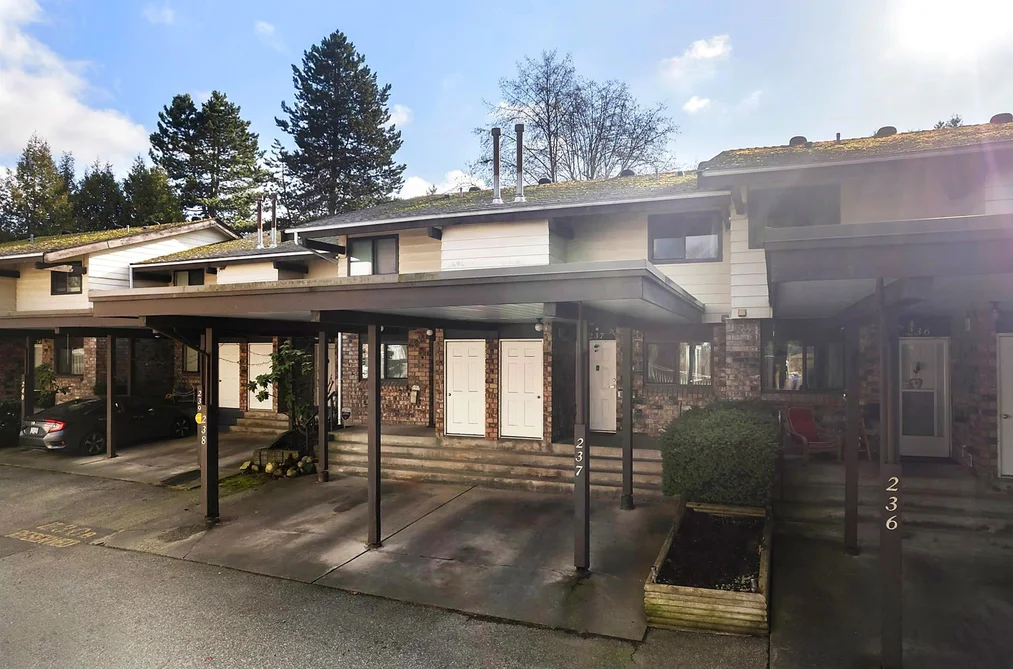 Townhouse for sale at 237 7447 140 Street Surrey British Columbia - MLS: R3102365
