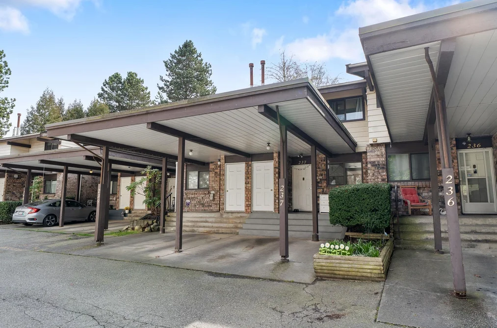 237 7447 140 STREET, Surrey BC V3W 6G5, Surrey BC — Residential for Sale - Photo 2