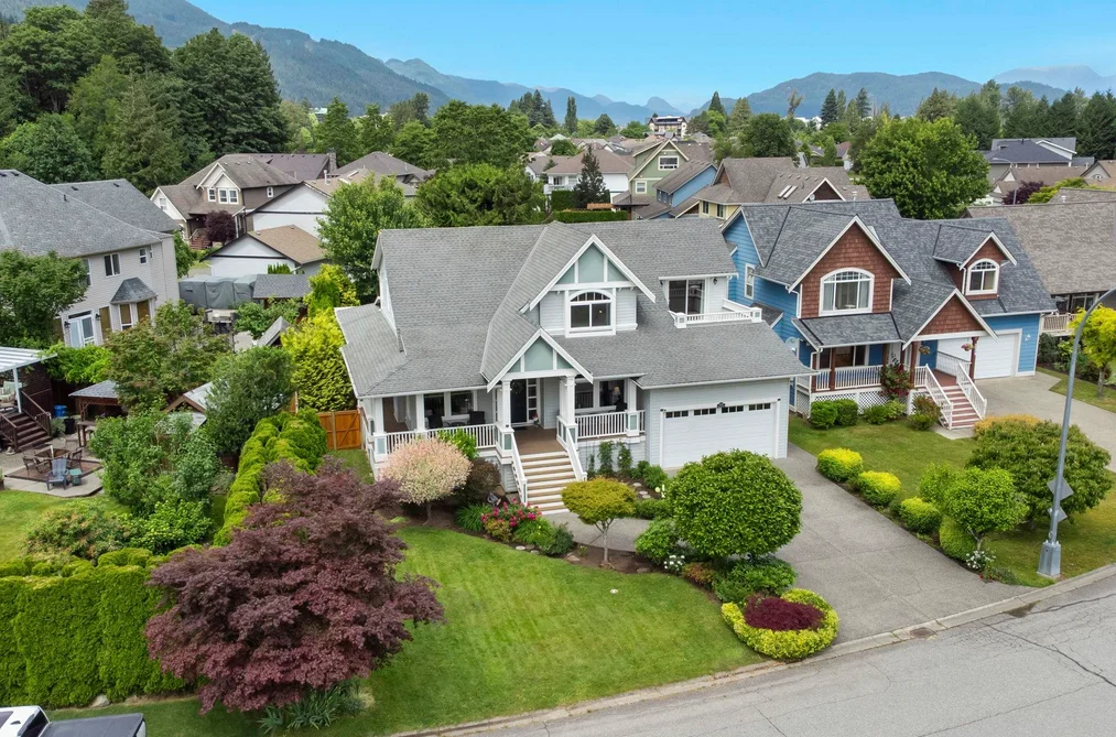237 BALSAM AVENUE, Harrison Hot Springs BC V0M 1K0, Harrison Hot Springs BC — Residential for Sale - Photo 2