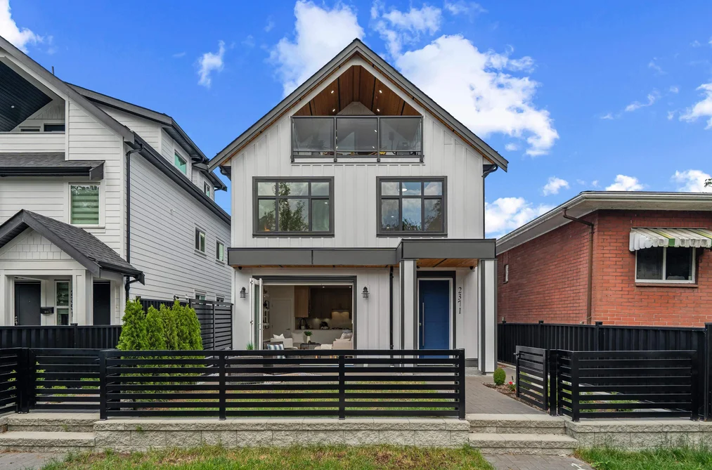 Half Duplex for sale at 2371 Adanac Street Vancouver British Columbia - MLS: R3131246